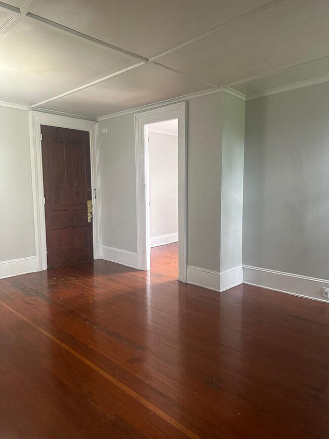 188 W 2nd St