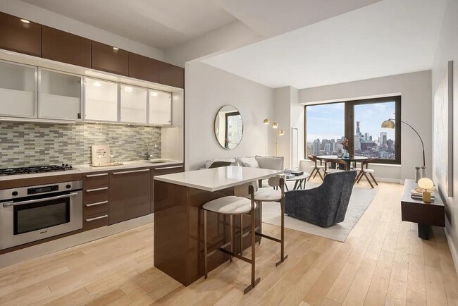 Photo - 75 Wall St Unit 36A