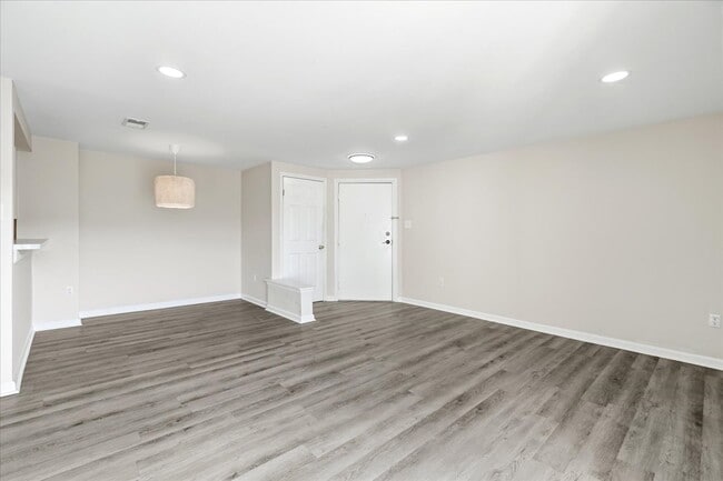 Photo - 819 Stratford Way Unit E