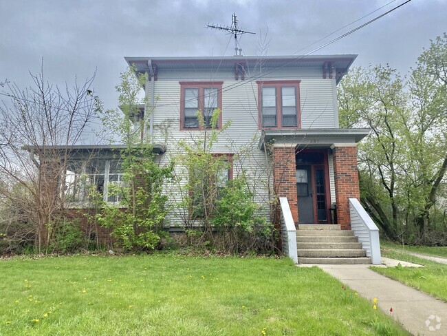 Building Photo - 207 Washington St Rental