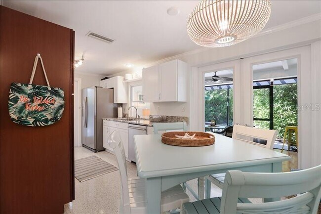 Photo - 313 Tarpon St