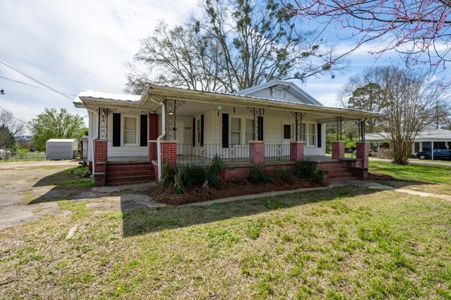 Photo - Rare Find Rock Creek – Space, Style & Storage!