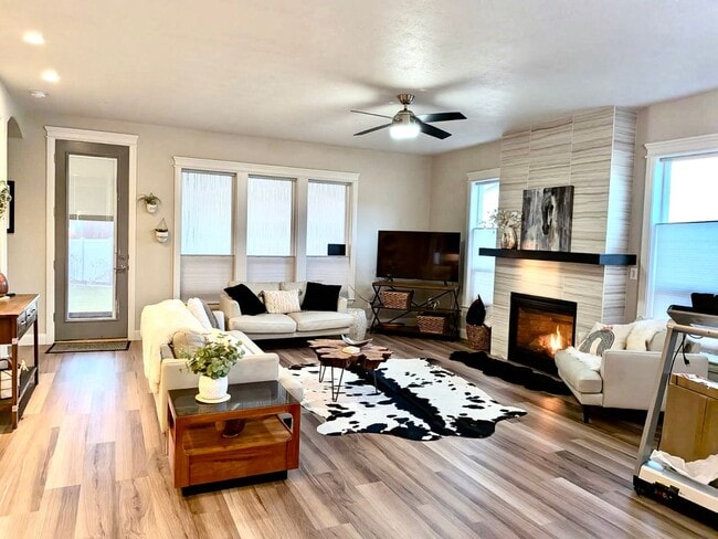 Photo - Lovely Single Level 2 Bed 2.5 Bath Home with Office in Meridian