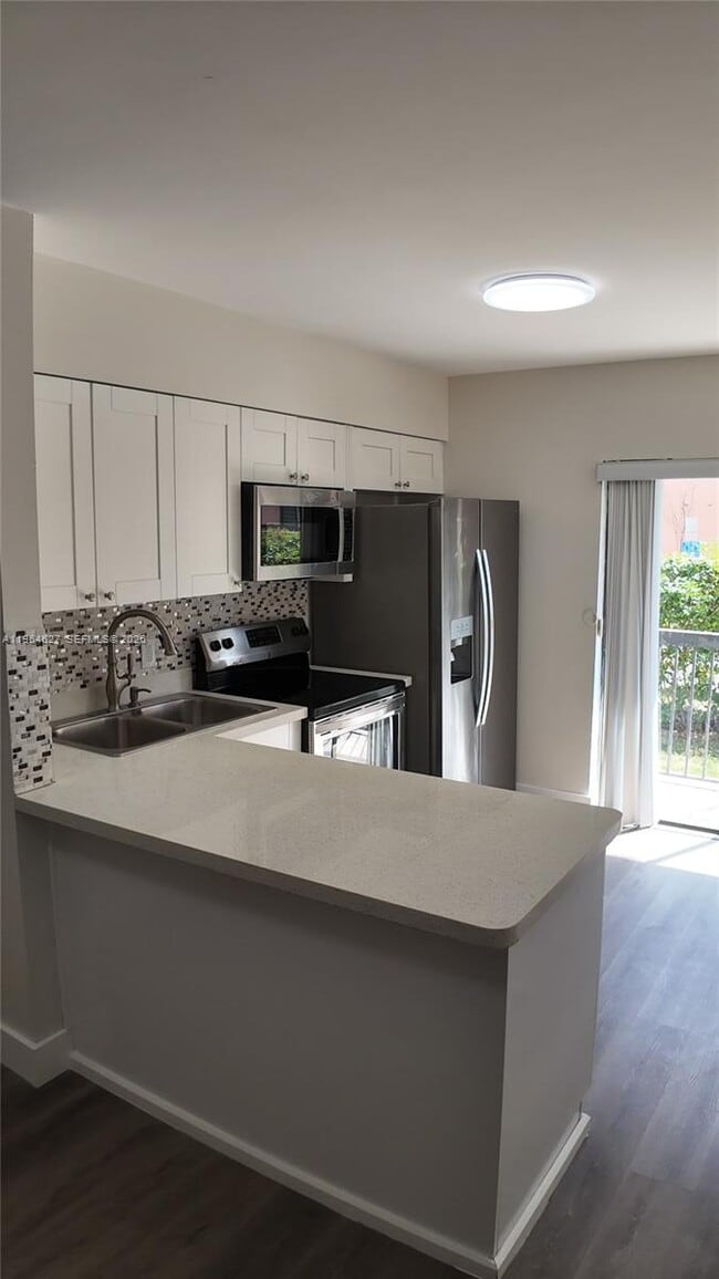 Photo - 5400 W 21st Ct Unidad 104