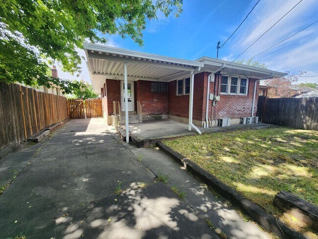 Photo - HONEY! Stop Scrolling! - FABULOUS!!!! Downtown SLC 3 bd house!