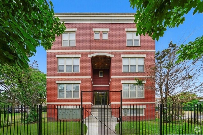 Building Photo - 6220 S Kenwood Ave Unit 2N Rental