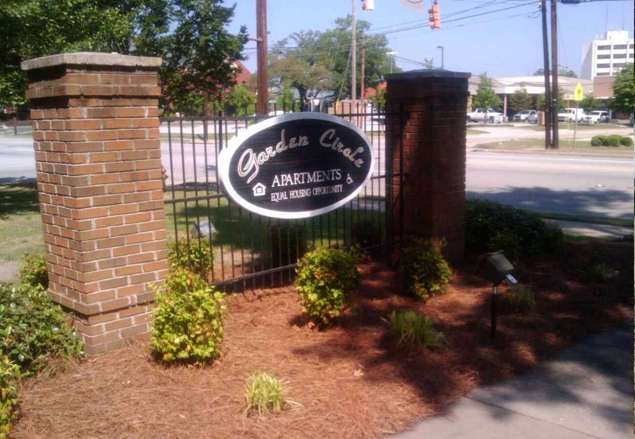 Photo - Garden Circle Apartments