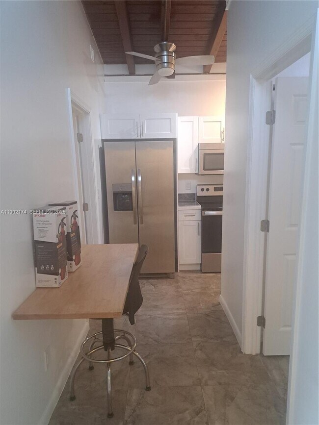 Photo - 17 NE 2nd Rd Unit B