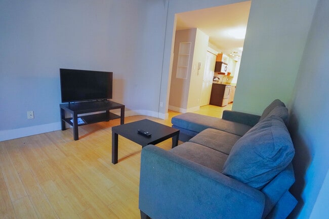 Building Photo - 607 Westgate Ave Unit C Rental