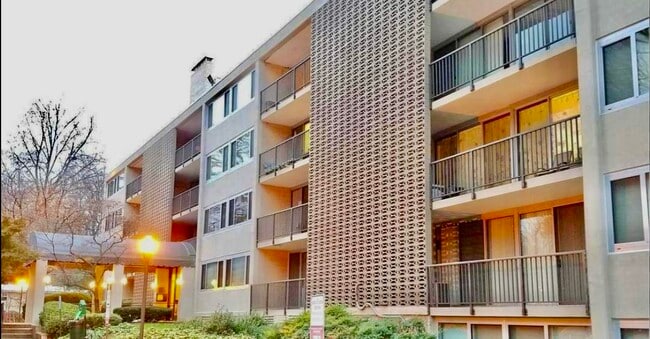 Photo - 4420 Briarwood Ct N Unit 13