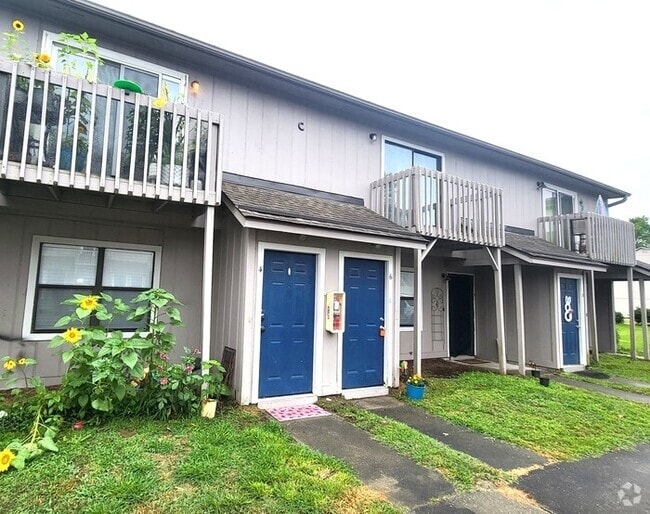 Building Photo - Available Now! Two Bedroom Two Bath Townho... Rental