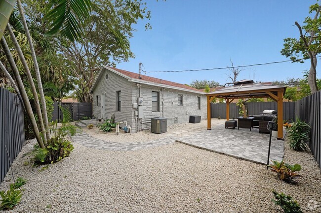 Building Photo - Furnished House in Hollywood Florida - Jun...