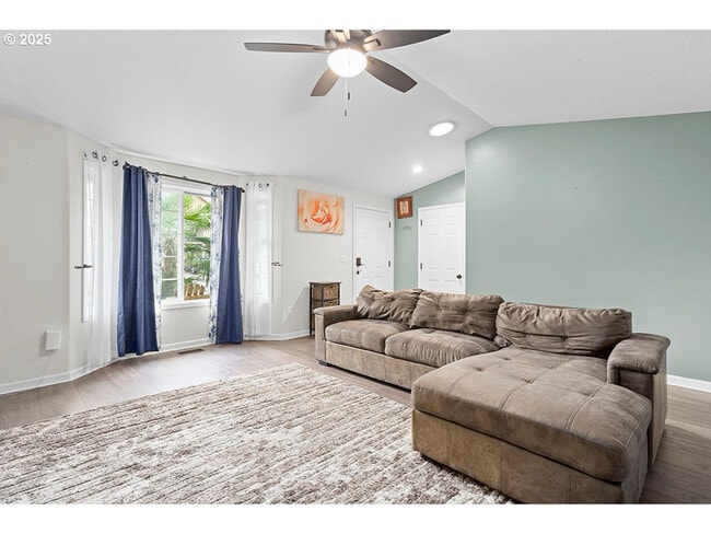 Photo - 4504 NE 131st Ave