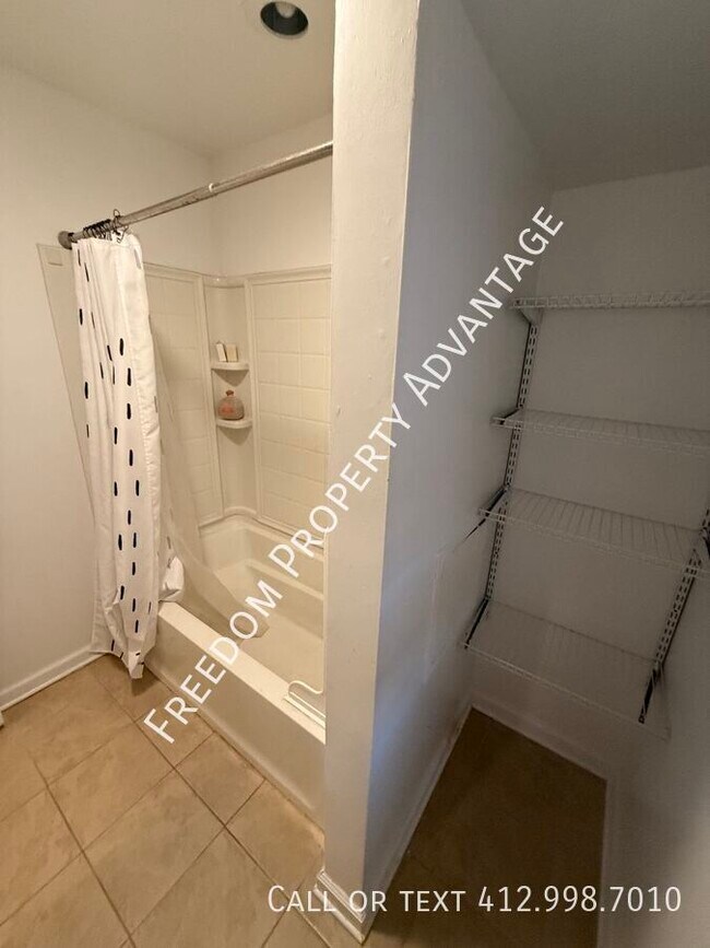 Photo - 3705 Botsford St Unidad 1