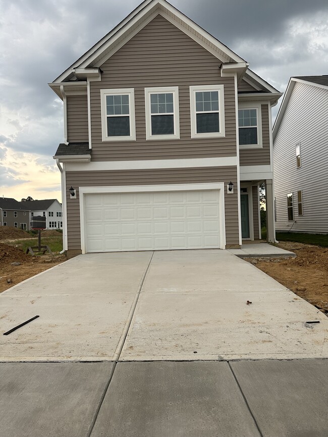 Building Photo - 38 Nailsworth St