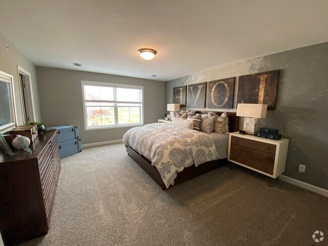 Building Photo - 6455 Inspire Cir S Rental