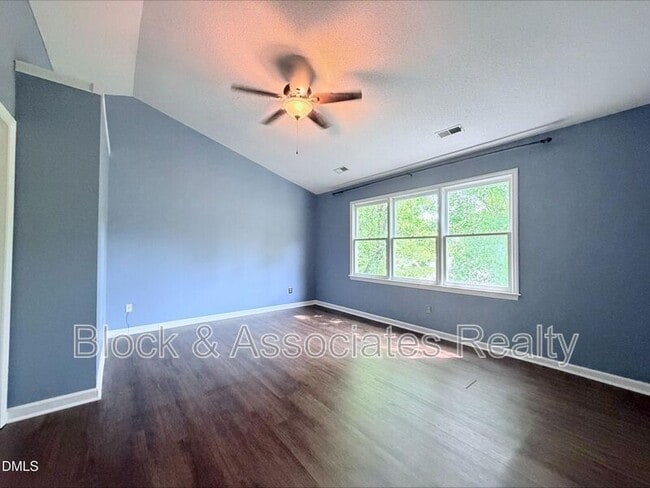 100 Drywood Pl