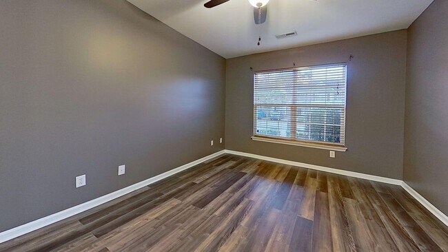 Photo - 3 bed / 2.5 bath - Move-in Ready 12/29/25