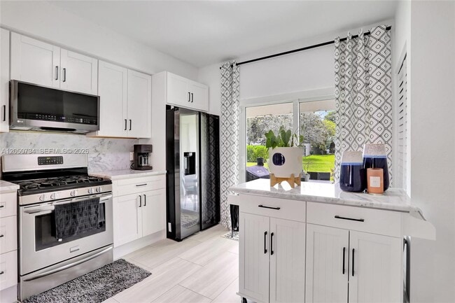 Photo - 7921 Sanibel Dr