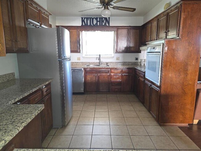 Photo - 5800 Kingston Rd