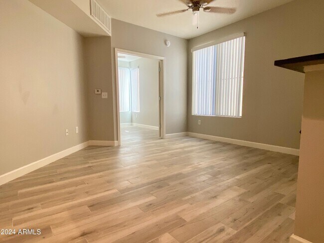 1701 E Colter St Unidad 359