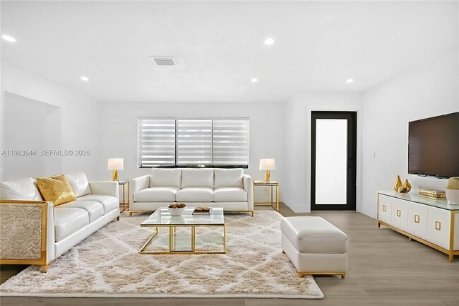 Photo - 7501 Raleigh St