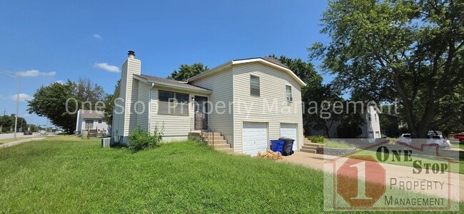 Building Photo - 1300 E 152nd Terrace