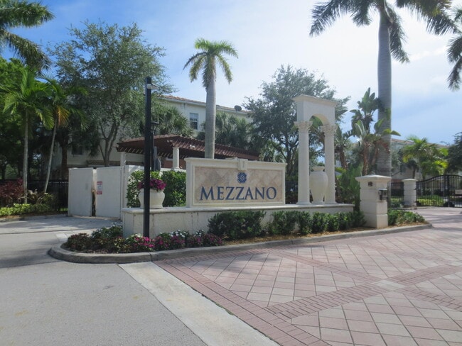 Building Photo - 9873 Baywinds Blvd Unit 5205