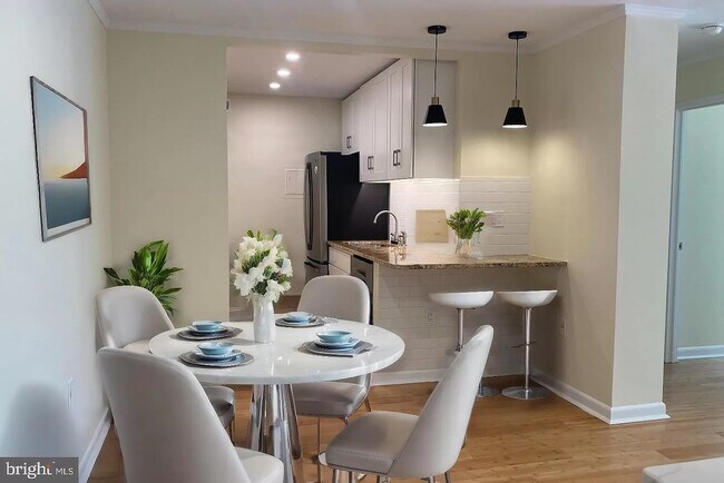 Photo - 2711 Ordway St NW Unit 302