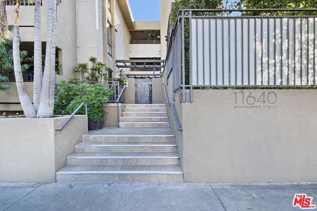 Building Photo - 11640 Woodbridge St Unit 304 Rental