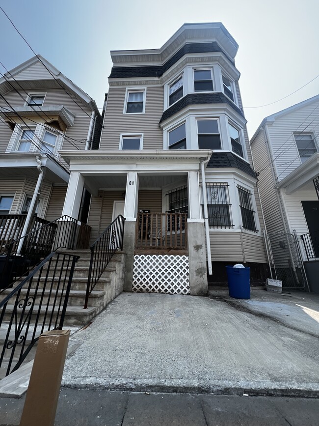 Building Photo - 81 2nd St Unit 2FL Rental