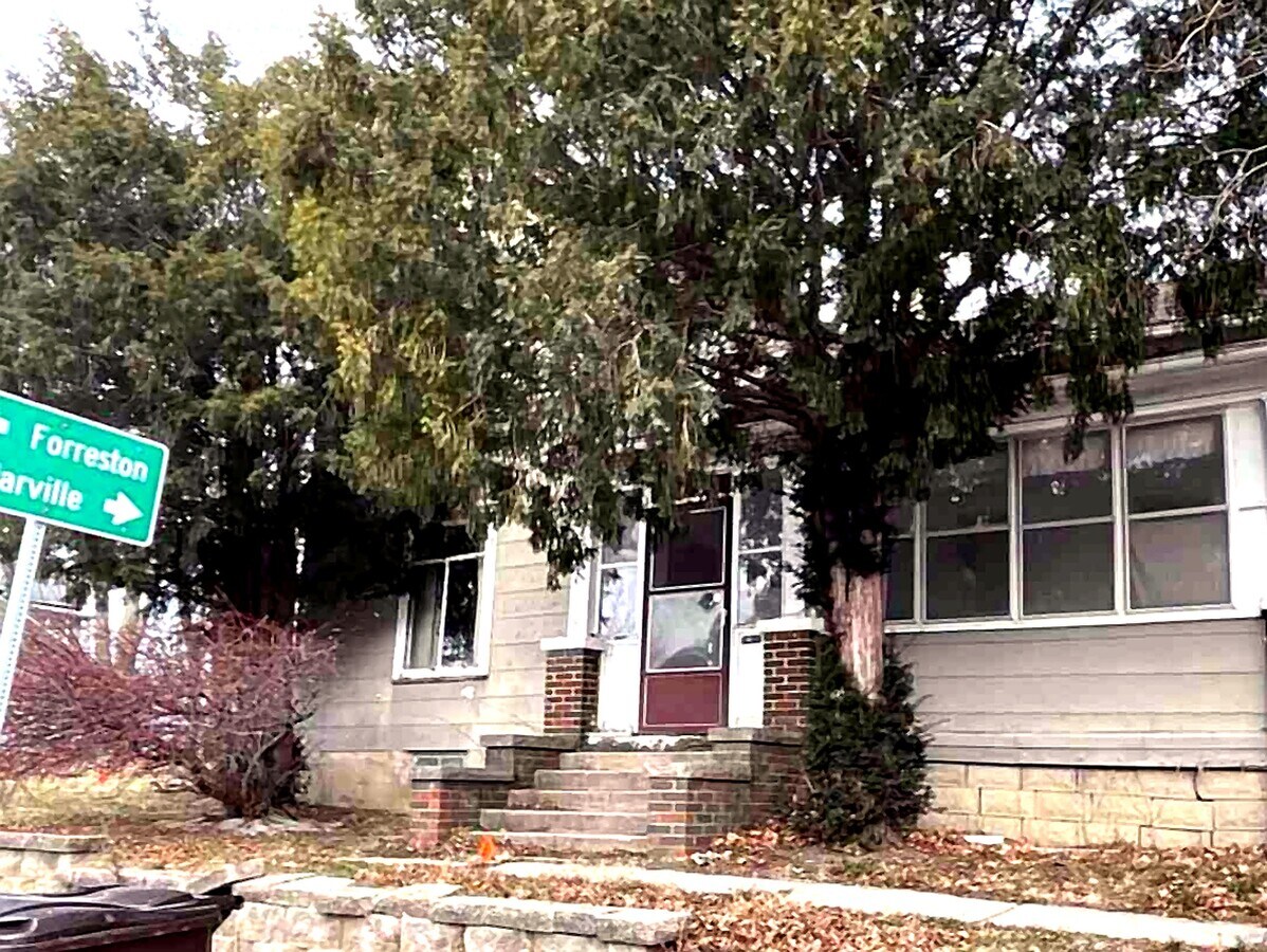 Photo - 720 W Galena Ave