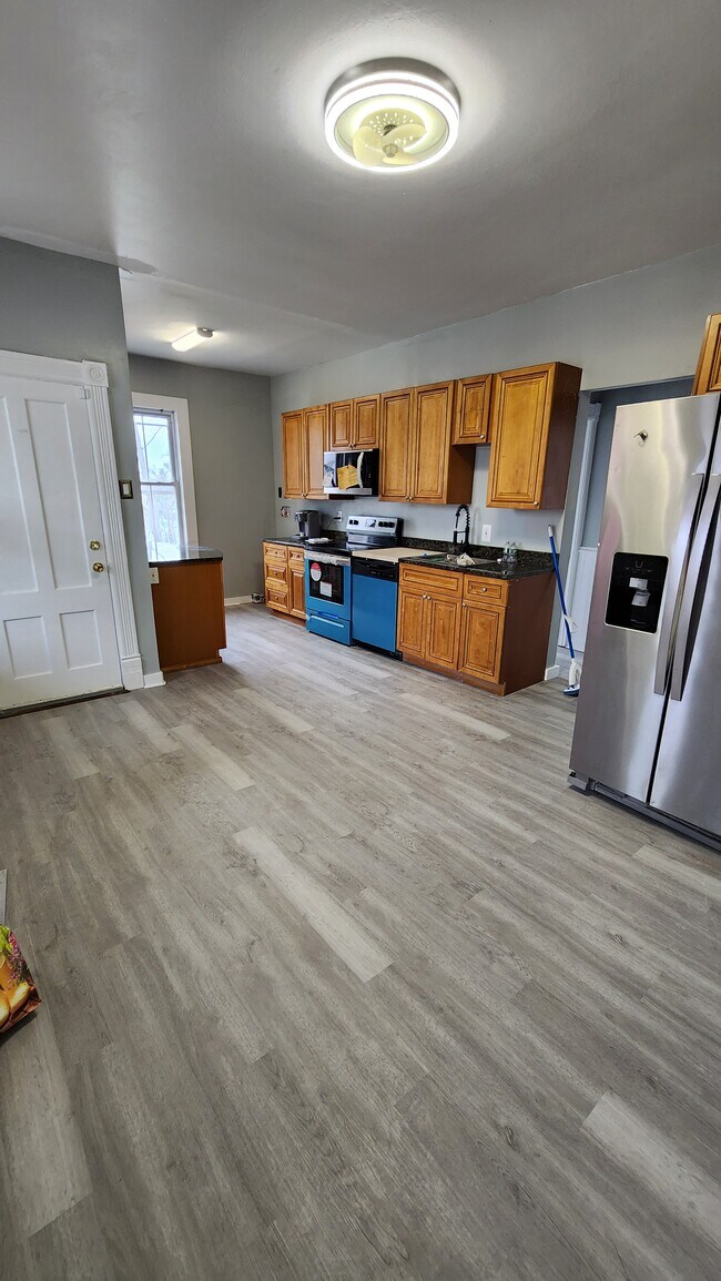 Photo - 126 Winthrop St