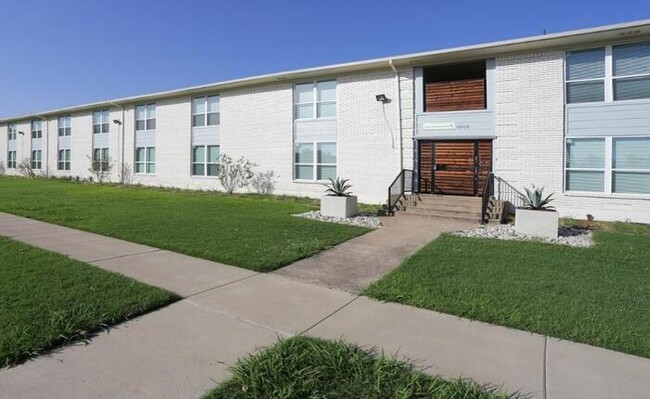 Photo - 3215 Crestview Dr Condo Unit b2