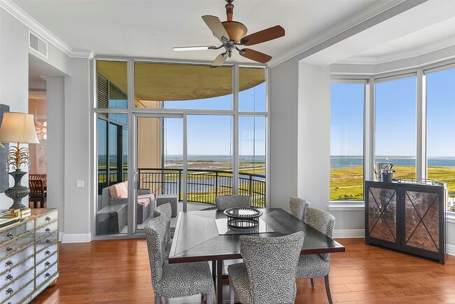 Building Photo - 801 E Beach Dr Unit TW2704