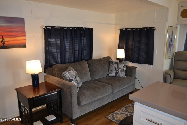 Photo - 1371 West St