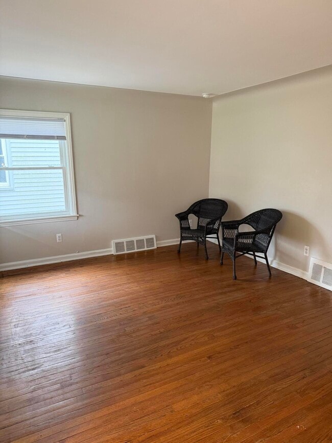 Photo - 20202 Washtenaw St