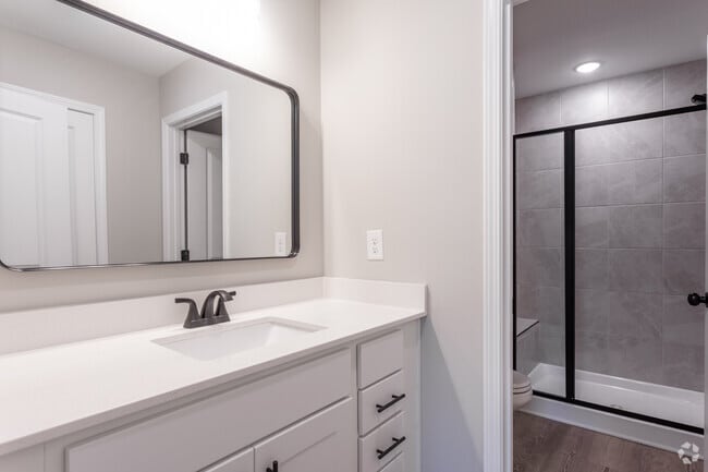 3BR, 2.5BA - 1,475SF - Primary Bathroom