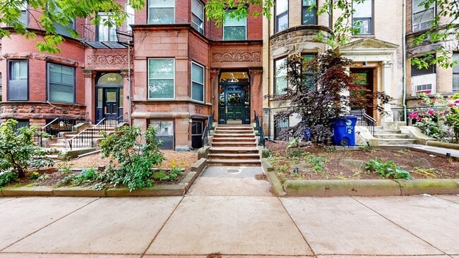 Photo - 1071 Beacon St Unit 3