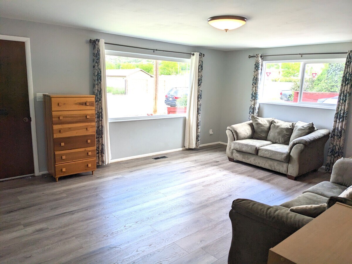 Photo - 1310 E 300 S