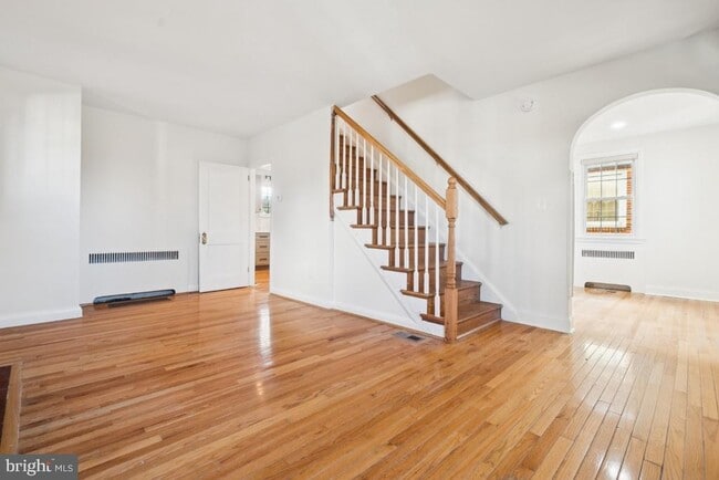 Photo - 7809 Oakdale Ave