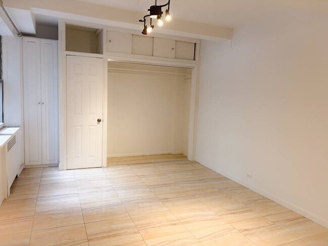 Photo - 420 W 206th St Unit 1E