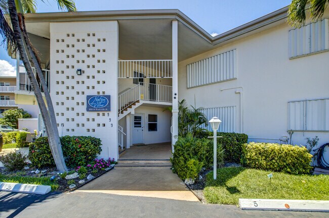 Photo - 999 N Riverside Dr Unit 3