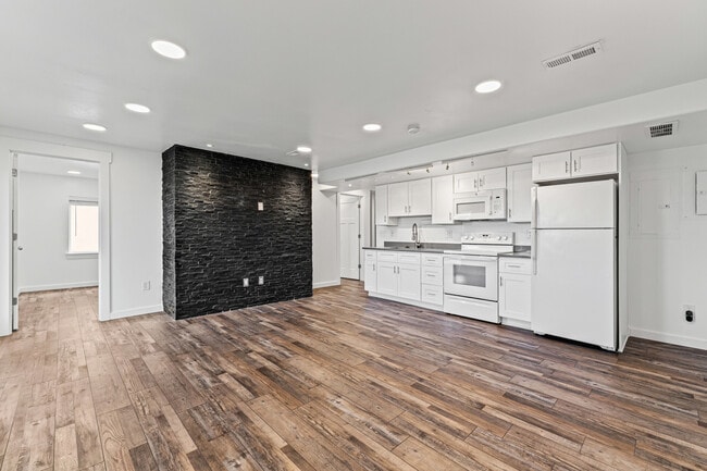 Photo - 4883 E Silver Ridge Rd