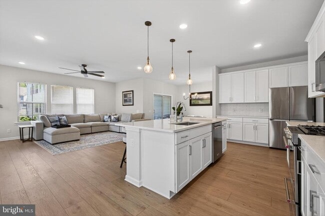 Photo - 619 Liberty Ridge Rd