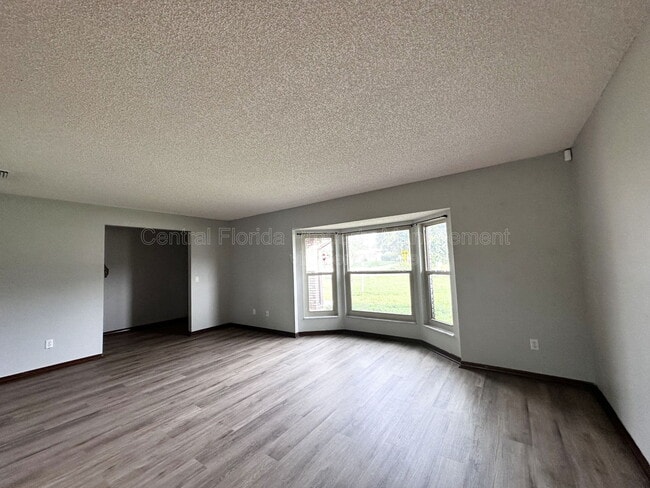Photo - 947 N Atmore Cir