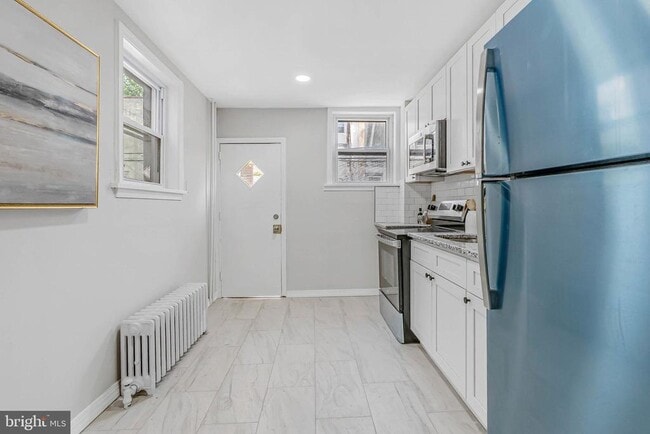 Photo - 2839 Winton St