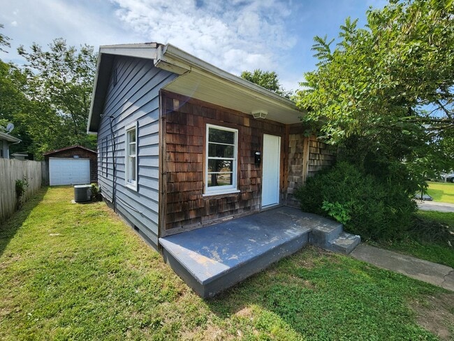 Spacious 2-Bedroom, 1-Bathroom Home AVAILA... - Spacious 2-Bedroom, 1-Bathroom Home AVAILA...