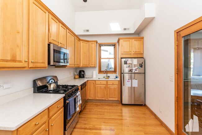 1940 W Diversey Pkwy Unit 3W