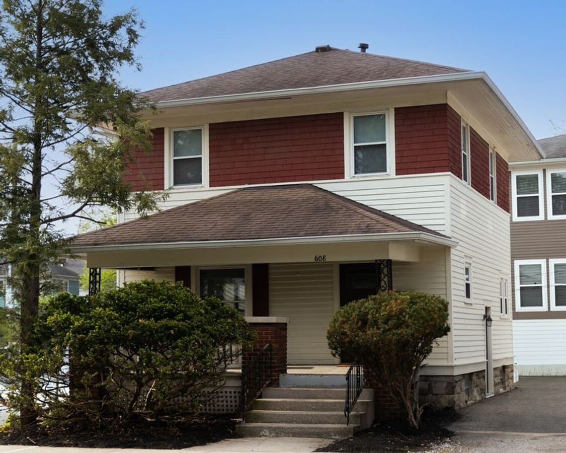 Photo - 608 E 2nd St